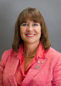 Gail Asper, O.C., O.M., L.L.D. Receives the 2017 Outstanding Philanthropist Award from the Association of Fundraising Professionals