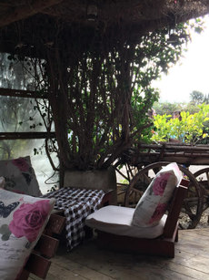 Cafe Muscat, Moshav Udim