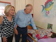 Gerald Niznick and wife Reesa visit Aleh