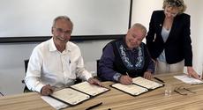 Signing of Donor Pledge Agreement on May 2, 2023, at the BGU campus in Beersheba, by MMF President David Chartrand, Larry Vickar of the Vickar Group, and BGU Vice-President Jeff Kaye.